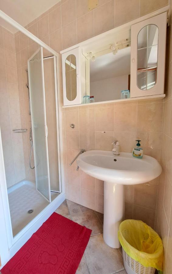 Rooms Cehovin Постойна Экстерьер фото