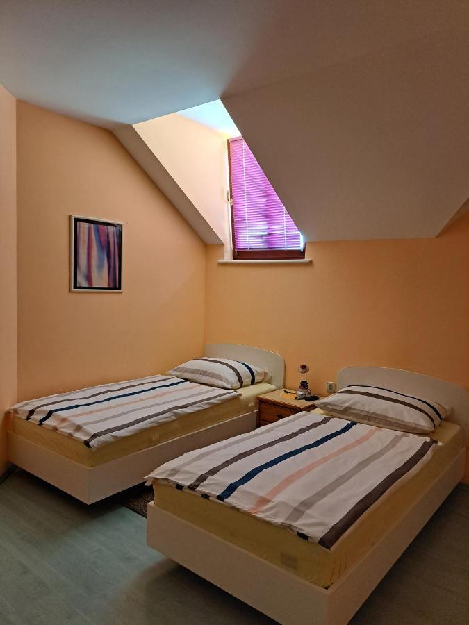 Rooms Cehovin Постойна Экстерьер фото
