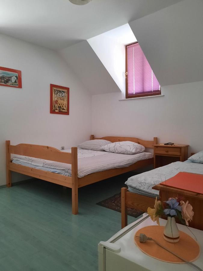 Rooms Cehovin Постойна Экстерьер фото